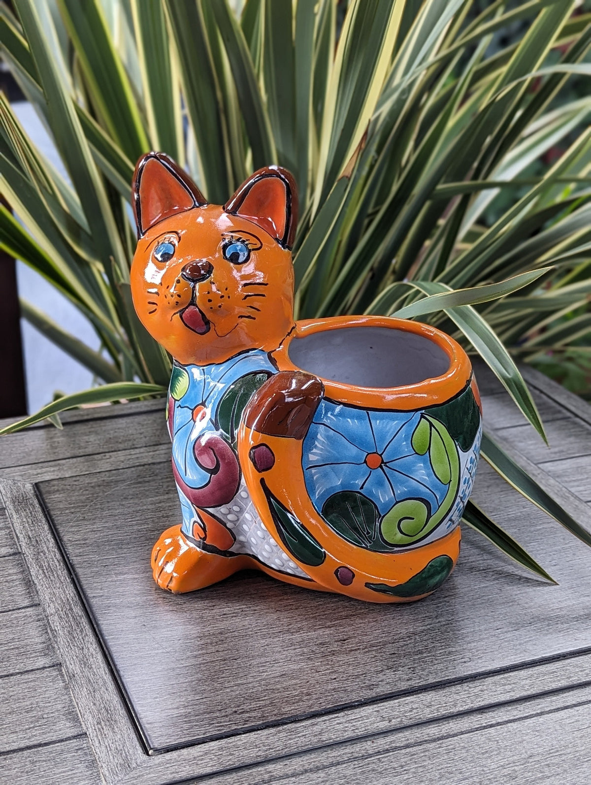 Talavera Cat Flower Pot, Ceramic Planter Home Decor, Indoor Outdoor Planter Pot, Mexican Pottery Yard & Garden Decor, Handmade