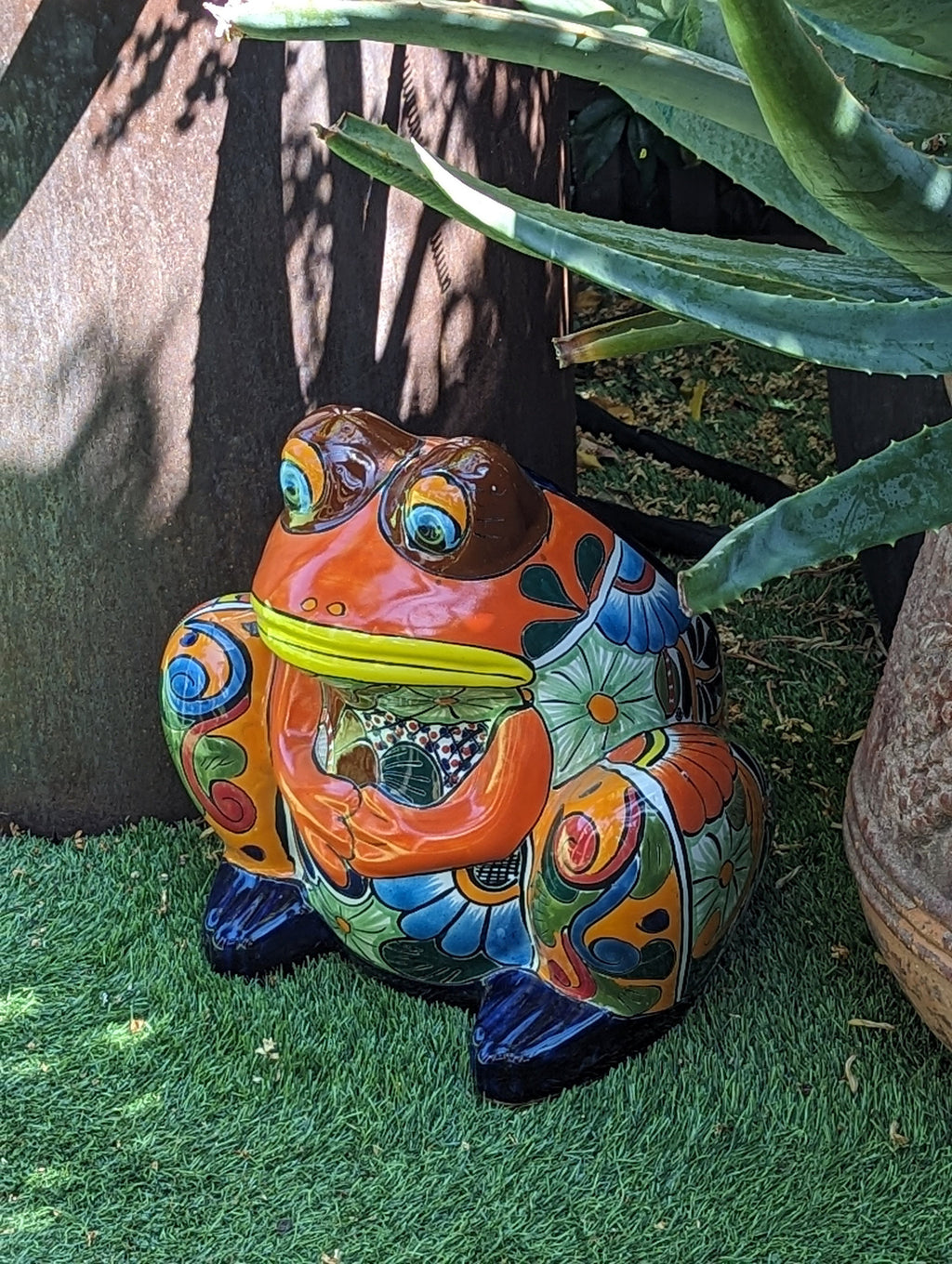 Talavera Frog Flower Pot | Ceramic Pottery for Indoor or Outdoor Planter Pot, Handmade Mexican Home Decor or Garden Decor & Yard Art