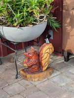 Wooden Squirrel Garden Statue Yard Art & Home Decor, Chainsaw Art Carved Wooden Squirrel Statue for Outdoor Decoration or Indoor Decor