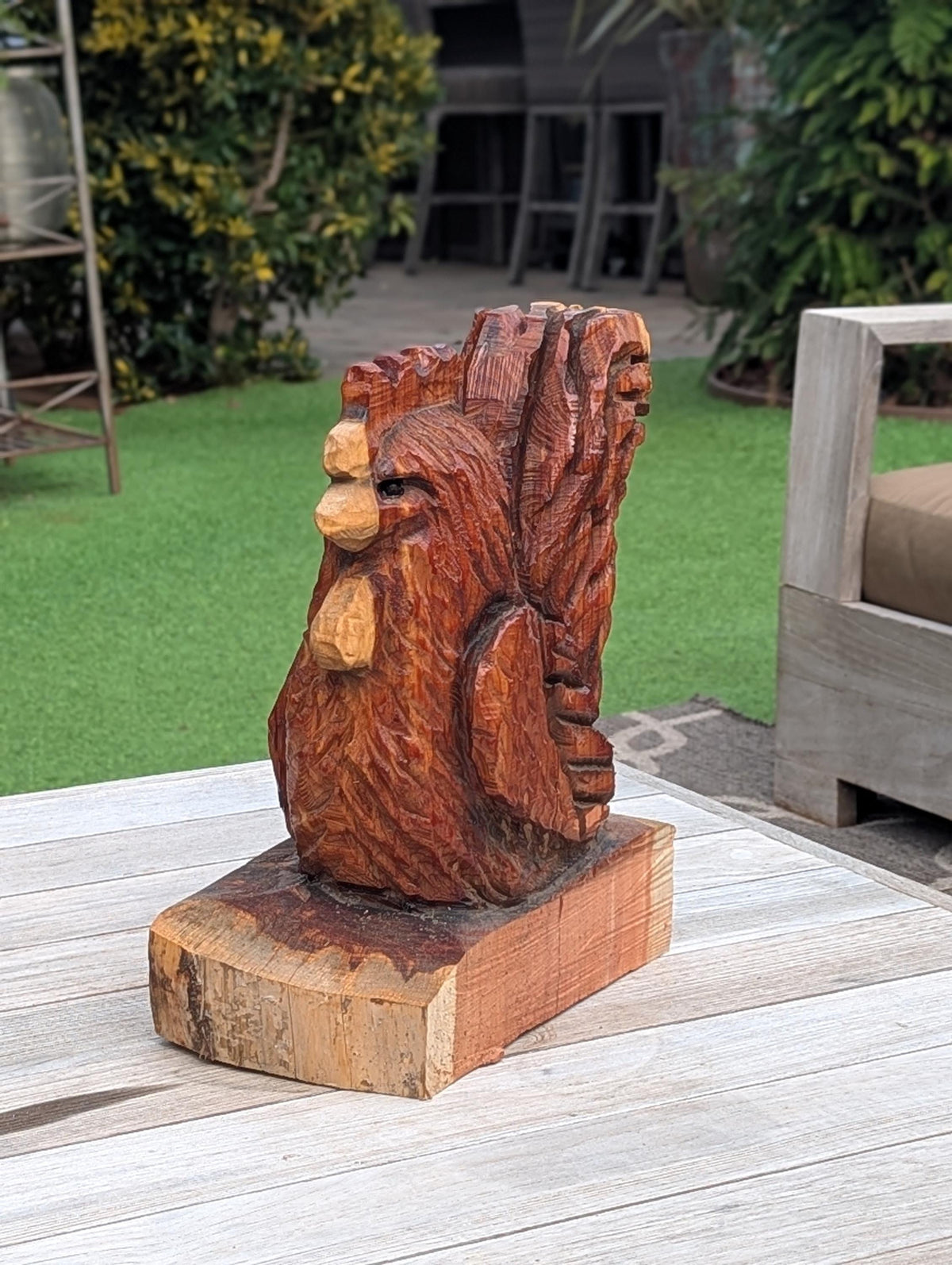 Wooden Rooster Garden Statue Yard Art & Home Decor, Chainsaw Art Carved Wooden Rooster Statue for Outdoor Decoration or Indoor Decor