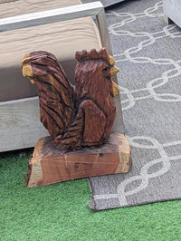 Wooden Rooster Garden Statue Yard Art & Home Decor, Chainsaw Art Carved Wooden Rooster Statue for Outdoor Decoration or Indoor Decor