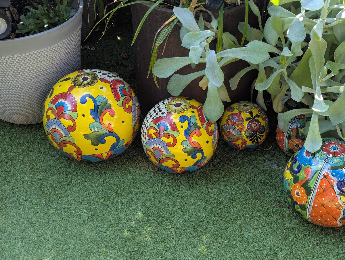 Talavera Garden Spheres: Handmade Mexican Yard Art Decor, Set of 3