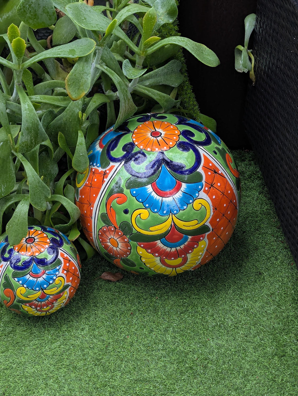 Talavera Garden Spheres: Handmade Mexican Yard Art Decor, Set of 3