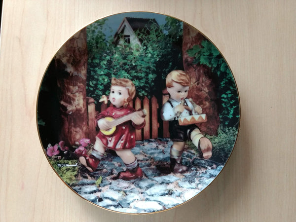 Hummel 1991 Vintage Collector Plate Danbury Mint Private Parade