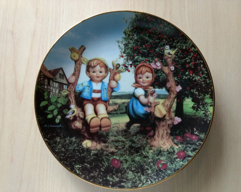 Hummel 1991 Vintage Collector Plate Danbury Mint Apple Tree Boy & Girl