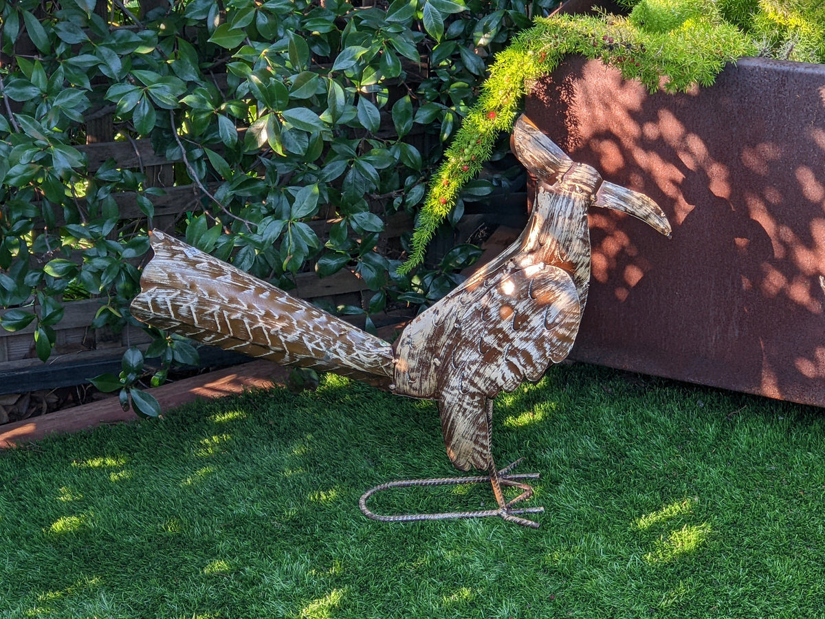 Roadrunner Garden Art, Outdoor Yard Decor, Home Decor or Patio Decor, Metal Roadrunner Decoration for Your Home or Yard, Garden Sculpture