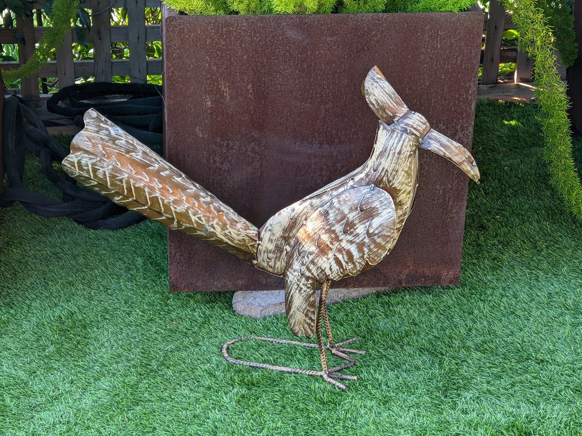 Roadrunner Garden Art, Outdoor Yard Decor, Home Decor or Patio Decor, Metal Roadrunner Decoration for Your Home or Yard, Garden Sculpture