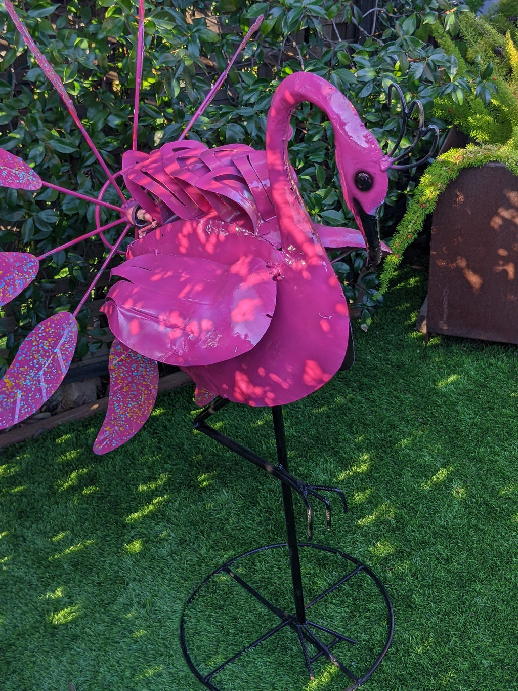 Flamingo Wind Spinner Garden Decor & Pool or Yard Art, Outdoor Decoration Will Rotate Fast on a Windy Day