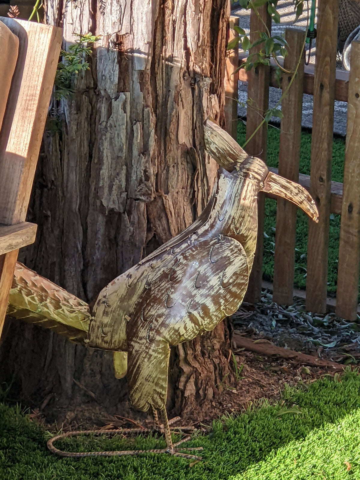 Roadrunner Garden Art, Outdoor Yard Decor, Home Decor or Patio Decor, Metal Roadrunner Decoration for Your Home or Yard, Garden Sculpture