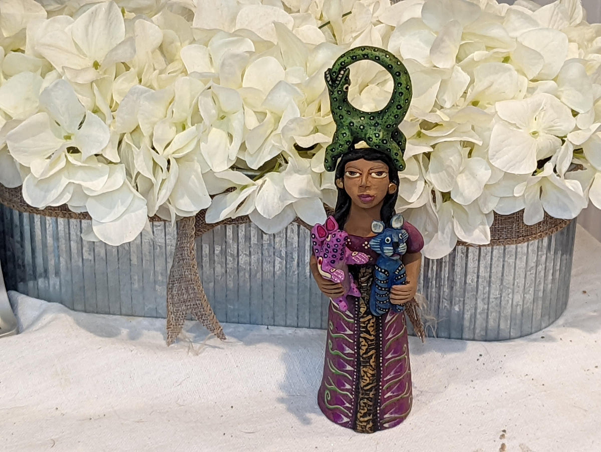 Oaxacan Woman Vendor, Mexican Folk Art from Oaxaca, Clay Figurine, Handmade by Juan Jose Aguilar, Collectible Women Statuette