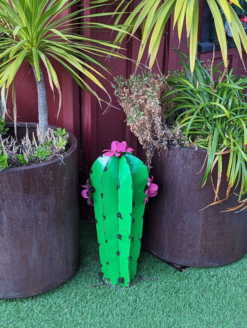 Cactus Garden Decor, Cactus Decorations for Yard or Home, Hand Painted Lifelike Metal Cactus, Mexican Yard Art