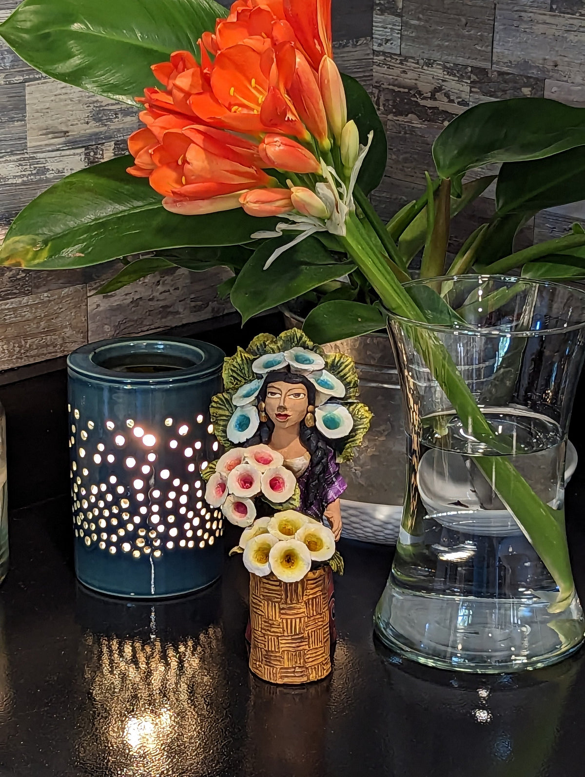 Oaxacan Woman Flower Vendor, Mexican Folk Art from Oaxaca, Clay Figurine, Handmade by Juan Jose Aguilar, Collectible Women Statuette