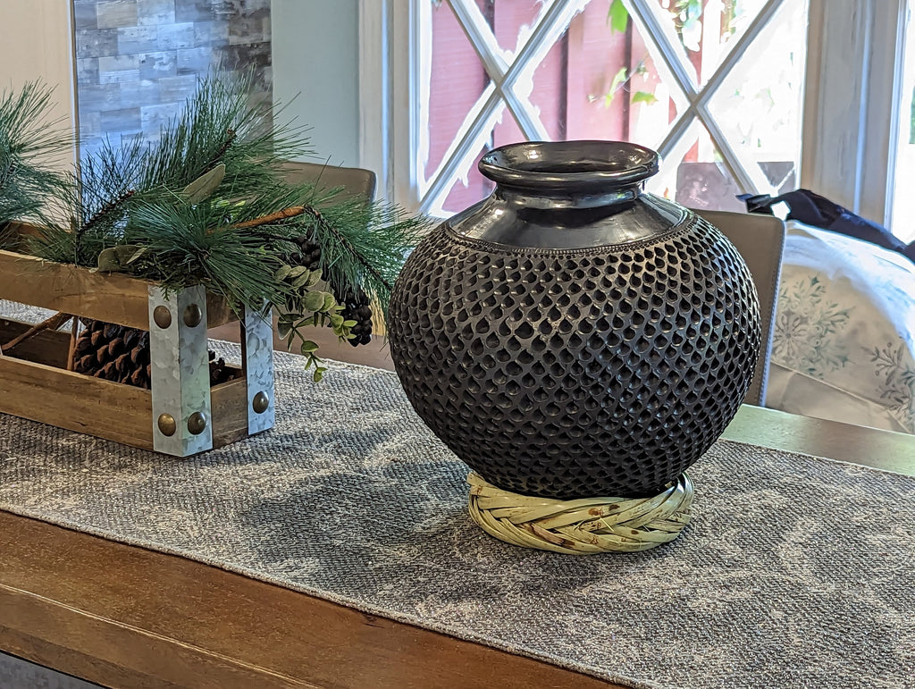 Decorative Vase Barro Negro, Stunning Black Pottery Home Decor, Handmade Mexican Pottery from San Bartolo, Oaxaca, Mexico, Dried Flower Vase