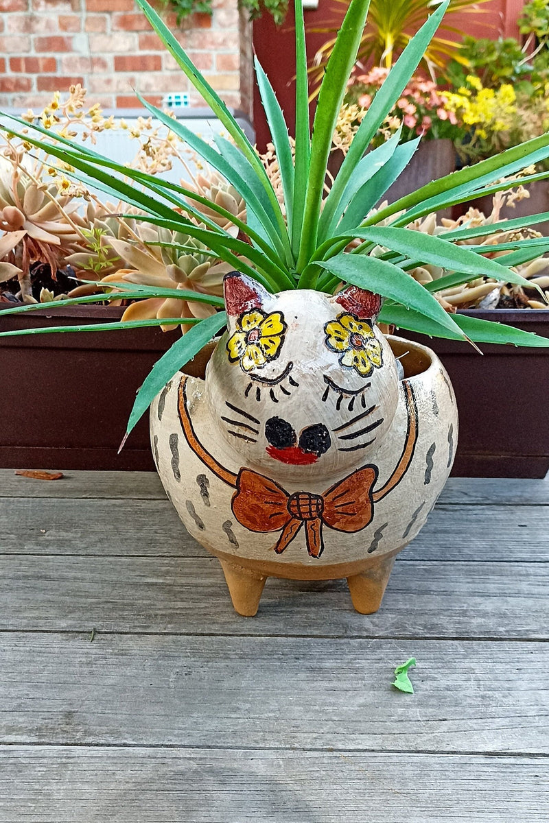 Ceramic Cat Planter, Flower Pot, Handmade Mexican Pottery from Atzompa, Mexico, Home Decor, Indoor or Outdoor Decor, Charming Plant Pot