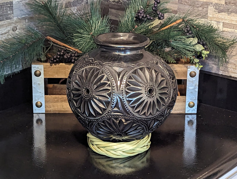 Decorative Centerpiece, Stunning Dried Flower Vase Black Pottery Home Decor, Handmade Mexican Pottery of San Bartolo, Oaxaca, Indoor Decor