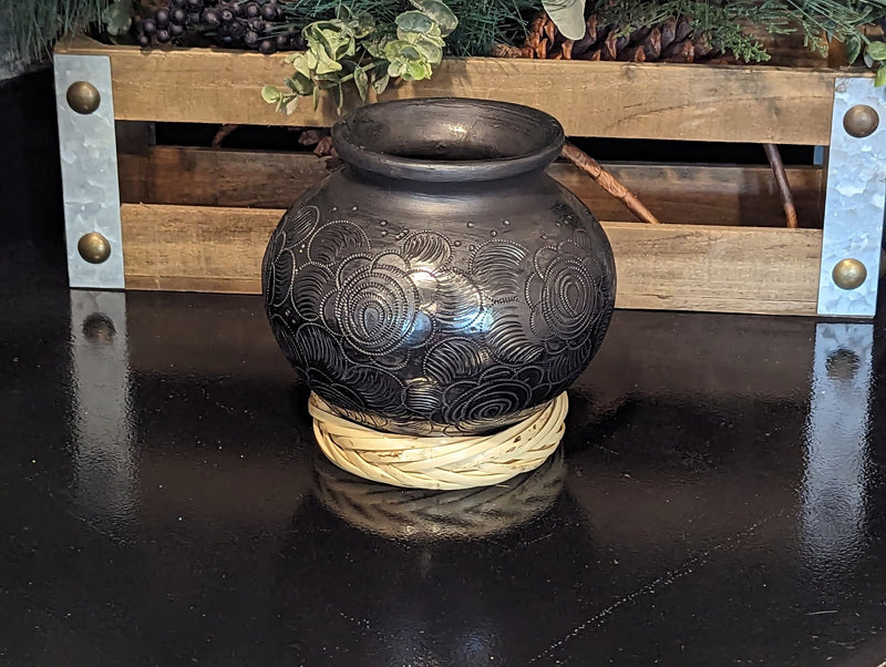 Stunning Dried Flower Vase Black Pottery Home Decor, Handmade Mexican Pottery of San Bartolo, Oaxaca, Indoor Decor, Smaller Centerpiece