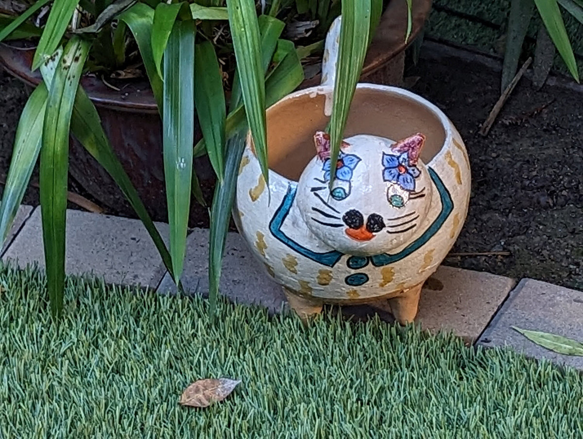 Fat Cat Planter, Ceramic Flower Pot, Handmade Mexican Pottery from Atzompa, Mexico, Home Decor, Indoor or Outdoor Decor, Charming Plant Pot